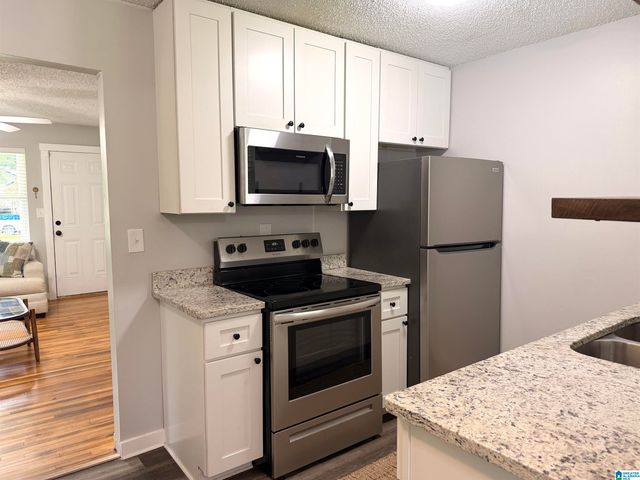 218 MEADOWOOD AVENUE, Hueytown, AL 35023