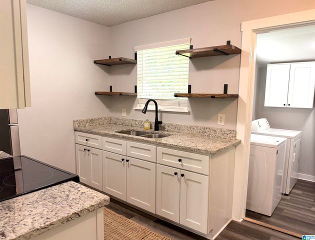 218 MEADOWOOD AVENUE, Hueytown, AL 35023