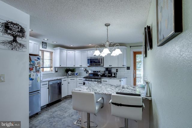 14 RIDGEVIEW AVE, Berlin, NJ 08009