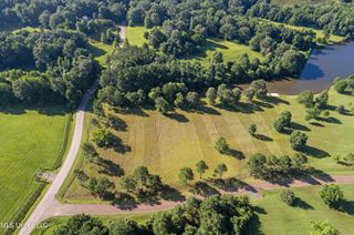 Lake Crest Place, Flora, MS 39071