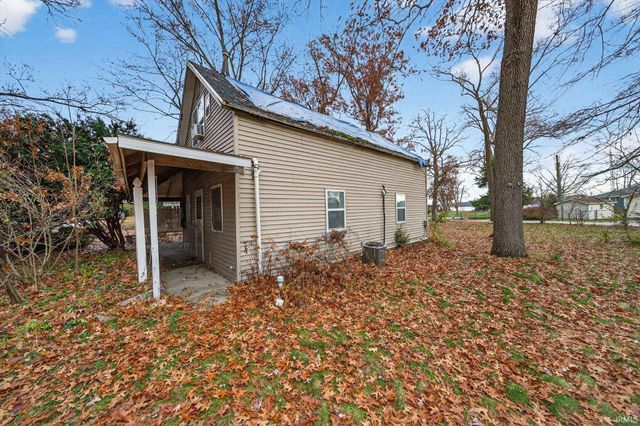 8211 N Tippecanoe Drive, Walkerton, IN 46574