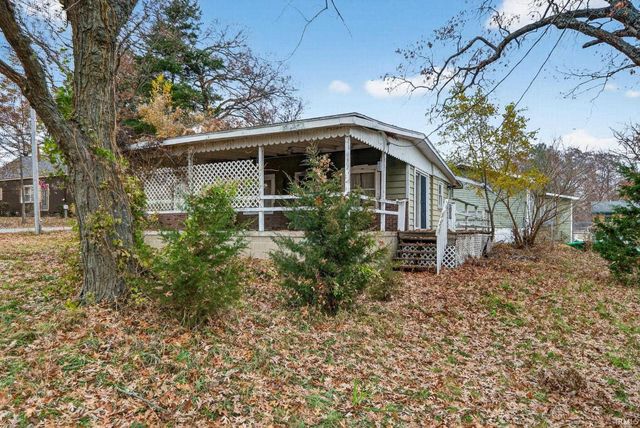 8211 N Tippecanoe Drive, Walkerton, IN 46574