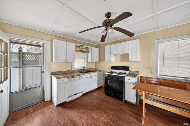 8211 N Tippecanoe Drive, Walkerton, IN 46574