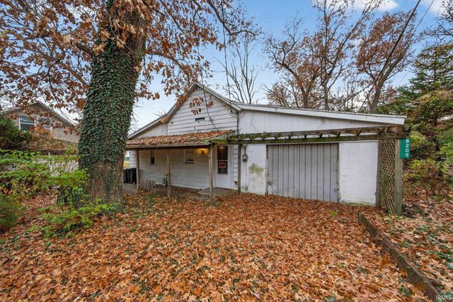 8211 N Tippecanoe Drive, Walkerton, IN 46574