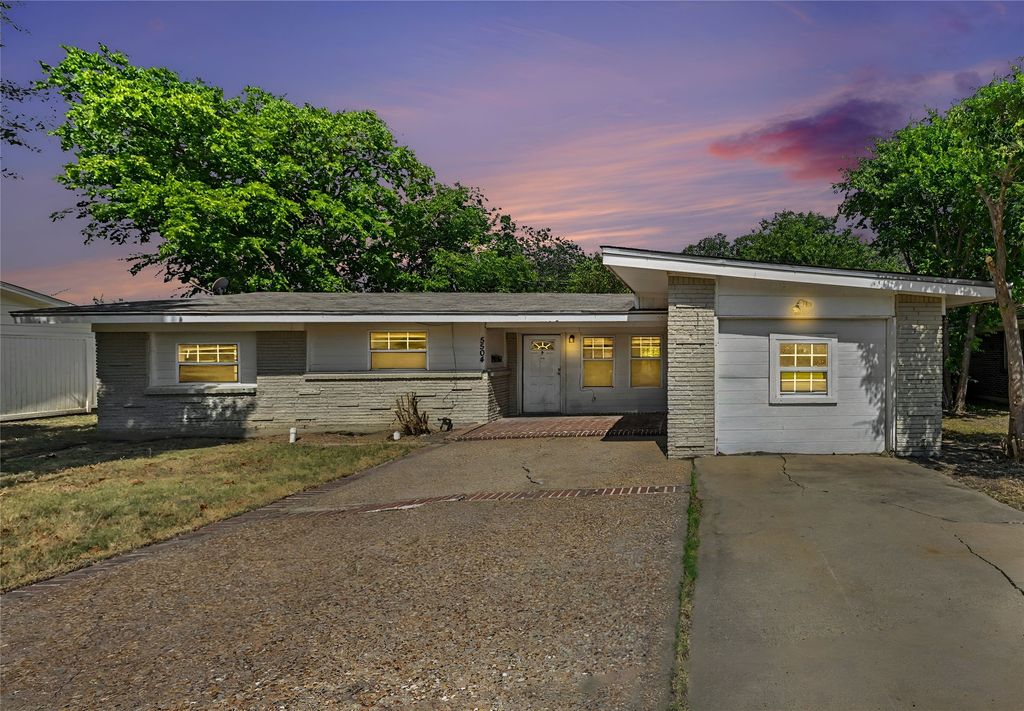 5504 Wheaton Drive, Fort Worth, TX 76133 — exterior