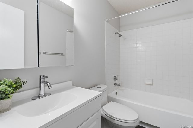 12722 HUNTSMAN VIEW DR, San Antonio, TX 78249