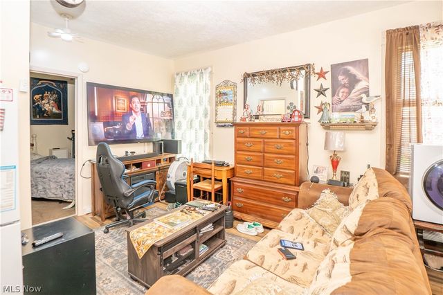 1302 Fulton Road NW, Canton, OH 44703