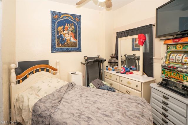 1302 Fulton Road NW, Canton, OH 44703