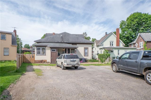 1302 Fulton Road NW, Canton, OH 44703