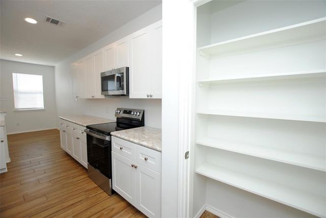 3212 Victorian Manor Lane, Houston, TX 77047