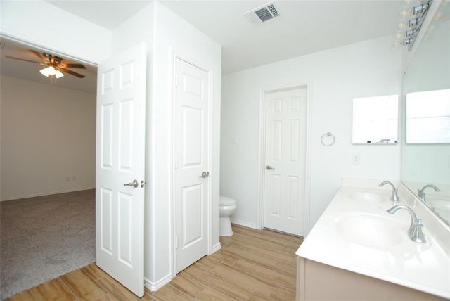 3212 Victorian Manor Lane, Houston, TX 77047