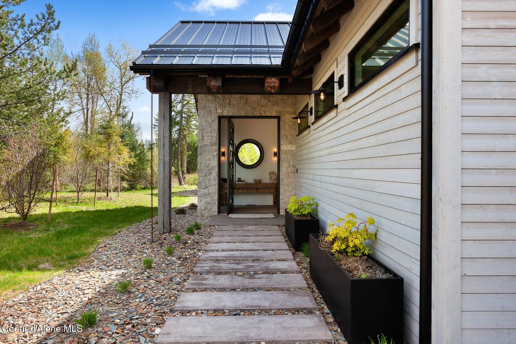 2124 E Kettle Ridge RD, Harrison, ID 83833 photo 2