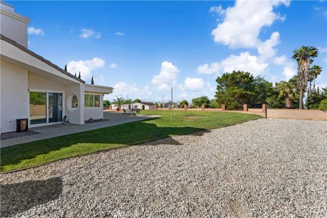 5309 Gardendale, Palmdale, CA 93551