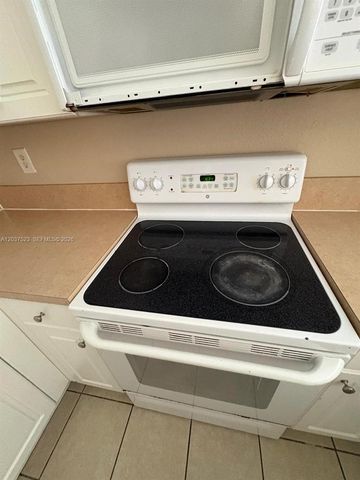 1690 NE 33rd Ave 109-6, Homestead, FL 33033