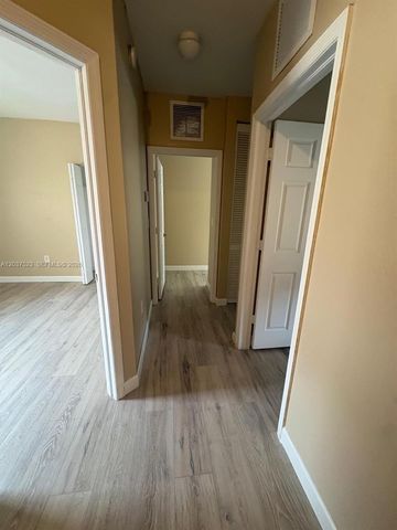 1690 NE 33rd Ave 109-6, Homestead, FL 33033