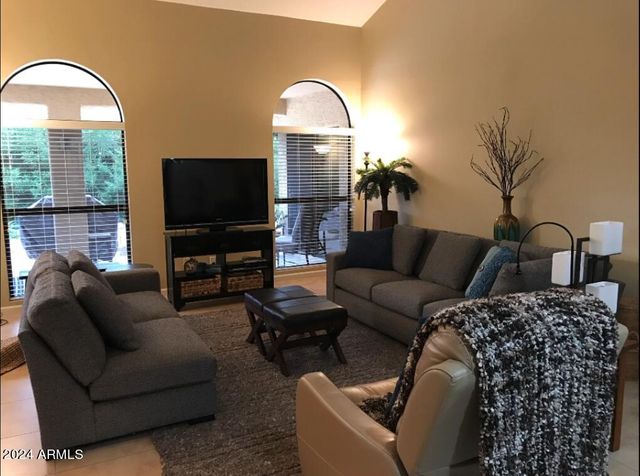 26006 S FOXGLENN Drive, Sun Lakes, AZ 85248