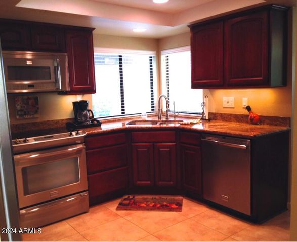 26006 S FOXGLENN Drive, Sun Lakes, AZ 85248