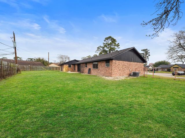 9811 Degas Lane, Houston, TX 77016