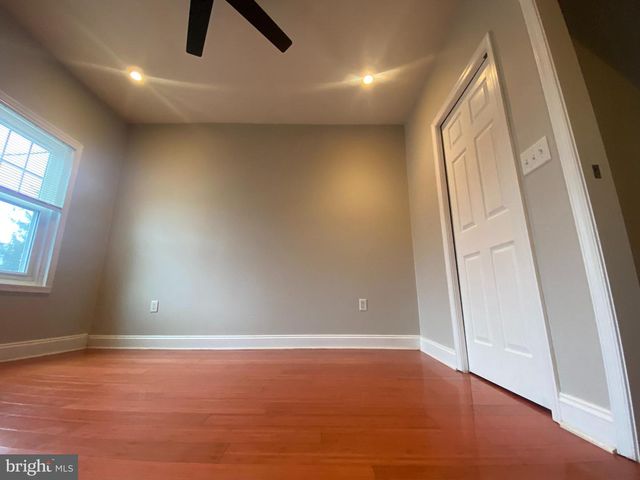 140 WALNUT AVE, Ardmore, PA 19003