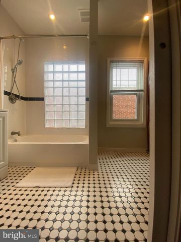 140 WALNUT AVE, Ardmore, PA 19003