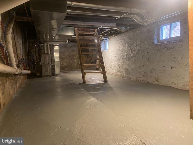 140 WALNUT AVE, Ardmore, PA 19003