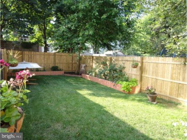 140 WALNUT AVE, Ardmore, PA 19003