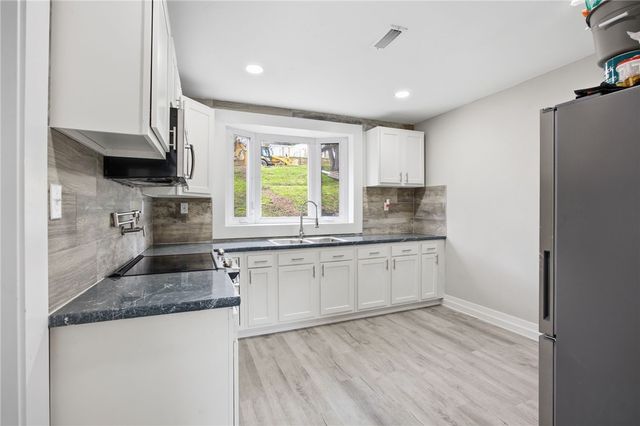 502 Emma St, Penn Twp, PA 15675