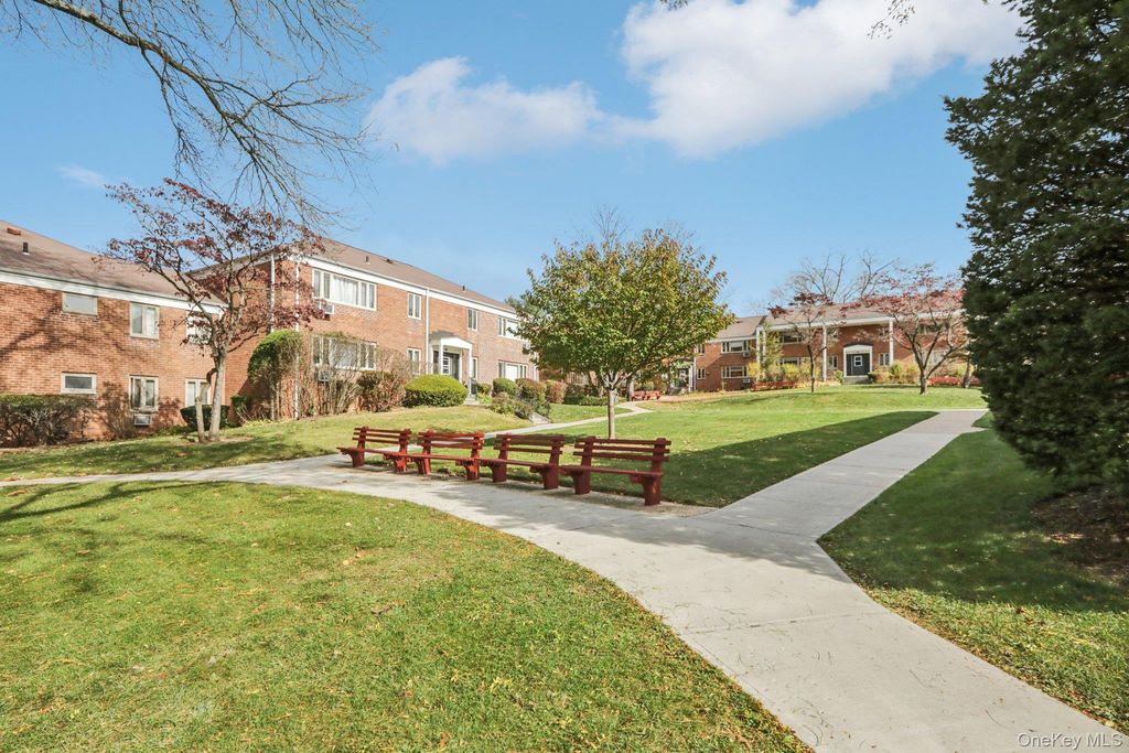 40 Lawrence Drive A, White Plains, NY 10603