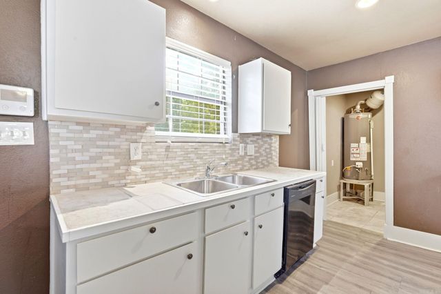 1423 S Brown Street, Little Rock, AR 72204