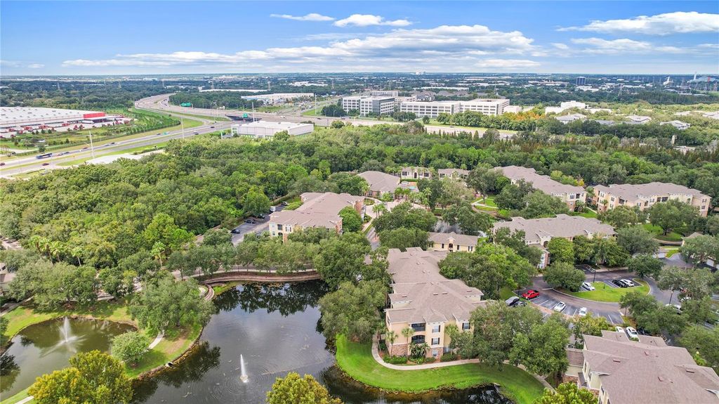 Image 25 of property listing at 10105 COURTNEY OAKS CIRCLE 203, Tampa, FL 33619