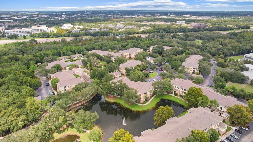 Image 26 of property listing at 10105 COURTNEY OAKS CIRCLE 203, Tampa, FL 33619