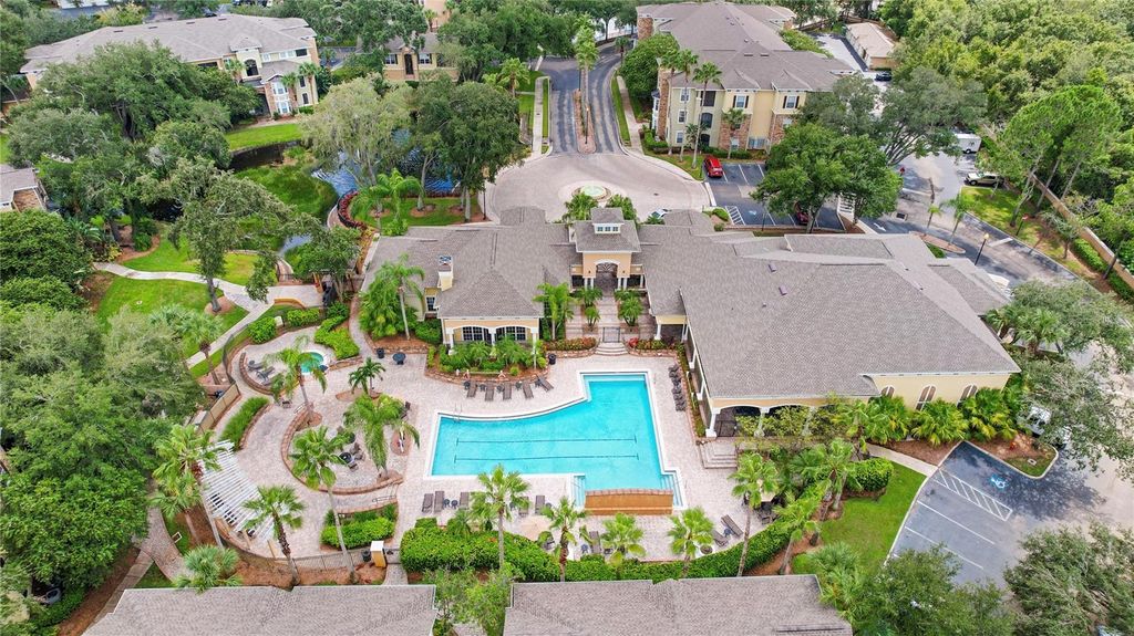 Image 29 of property listing at 10105 COURTNEY OAKS CIRCLE 203, Tampa, FL 33619