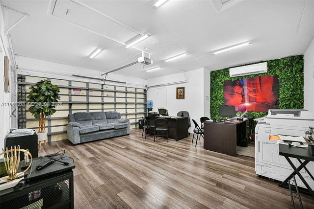 13416 SW 108th St Cir N, Miami, FL 33186