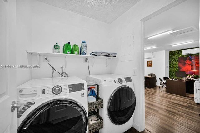 13416 SW 108th St Cir N, Miami, FL 33186