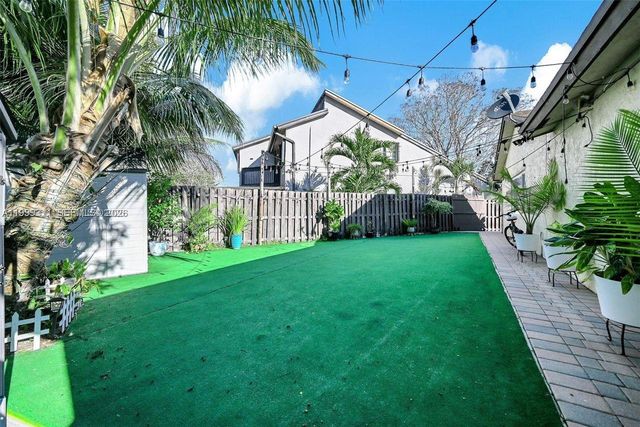 13416 SW 108th St Cir N, Miami, FL 33186