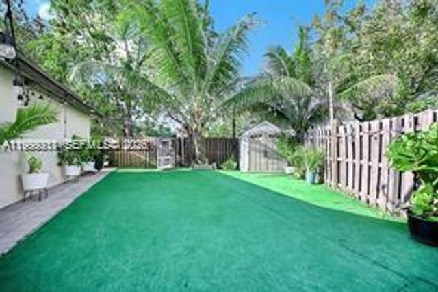 13416 SW 108th St Cir N, Miami, FL 33186