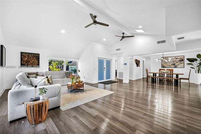 13416 SW 108th St Cir N, Miami, FL 33186