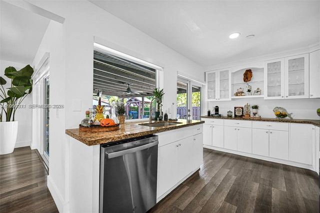 13416 SW 108th St Cir N, Miami, FL 33186