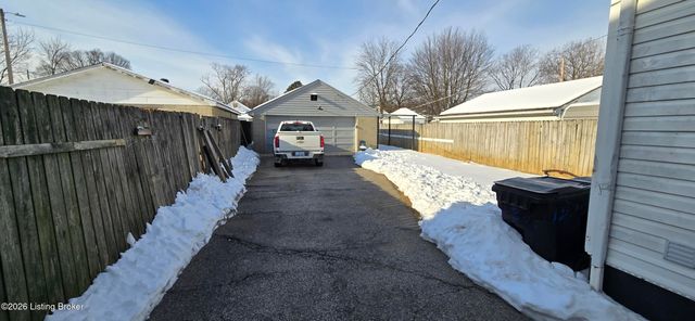 1332 Phyllis Ave, Louisville, KY 40215