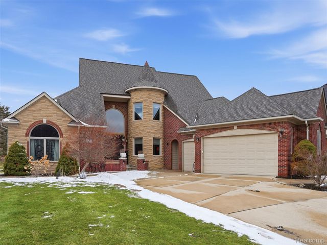 54465 Birchfield Drive E, Shelby Charter Township, MI 48316