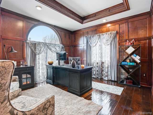 54465 Birchfield Drive E, Shelby Charter Township, MI 48316