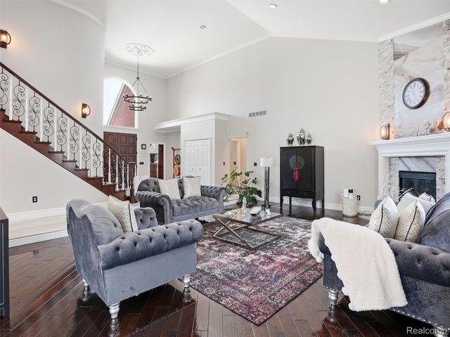 54465 Birchfield Drive E, Shelby Charter Township, MI 48316