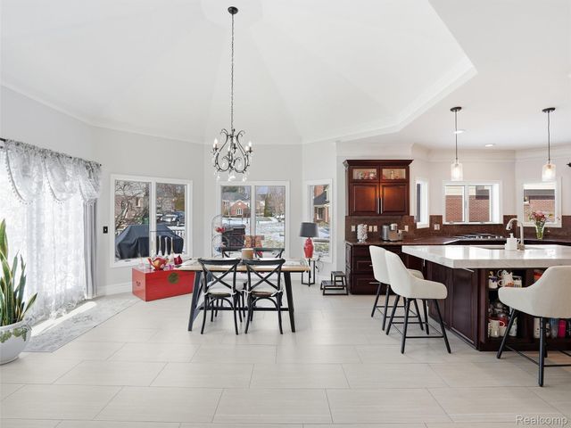 54465 Birchfield Drive E, Shelby Charter Township, MI 48316