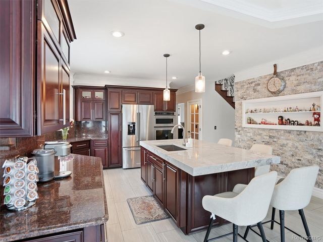 54465 Birchfield Drive E, Shelby Charter Township, MI 48316