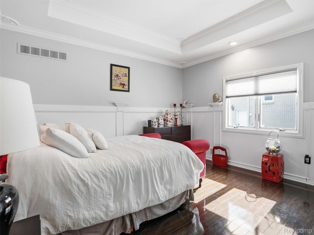 54465 Birchfield Drive E, Shelby Charter Township, MI 48316