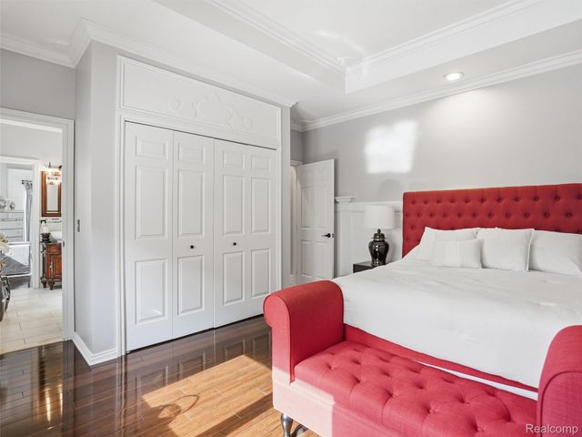 54465 Birchfield Drive E, Shelby Charter Township, MI 48316