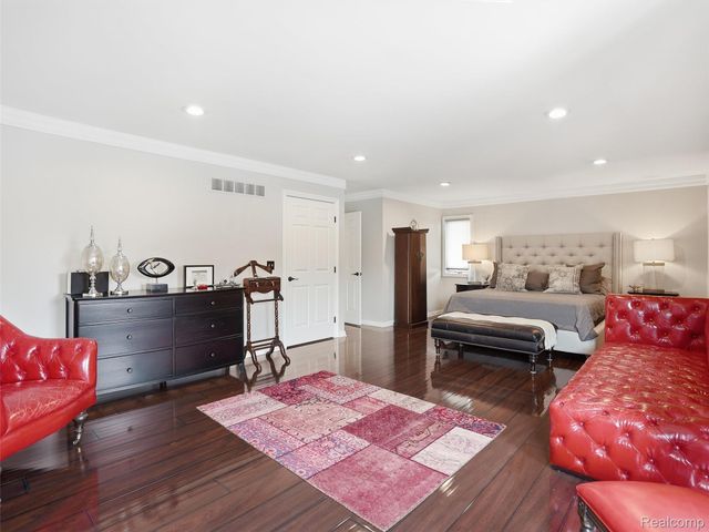 54465 Birchfield Drive E, Shelby Charter Township, MI 48316