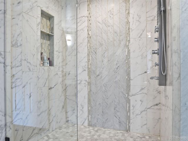 54465 Birchfield Drive E, Shelby Charter Township, MI 48316