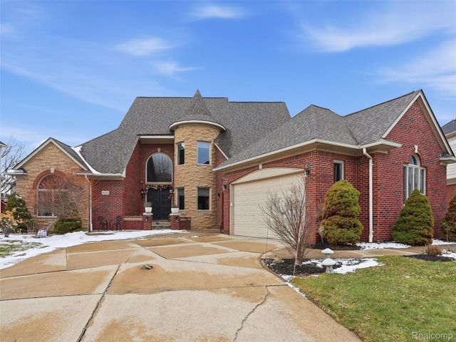 54465 Birchfield Drive E, Shelby Charter Township, MI 48316