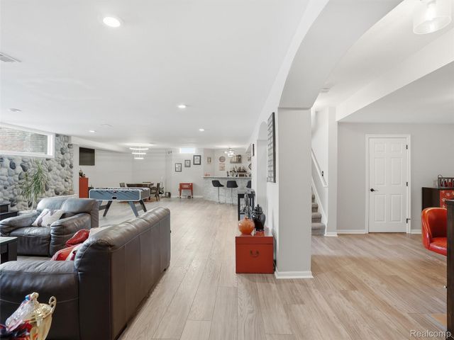 54465 Birchfield Drive E, Shelby Charter Township, MI 48316